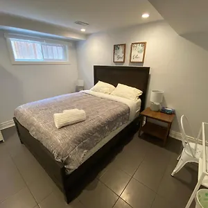 Yonge And Finch Subway !s Spacious And Modern Private Bd With Shared Bathroom Homestay