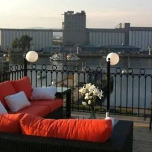 https://les-immeubles-charlevoix-le-quai-st-andre-1177.hotelsquebeccity.net