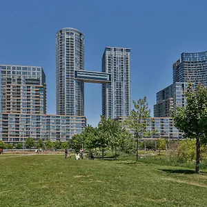 https://simply-comfort-fabulous-cn-tower-view.niagara-fallshotels.com